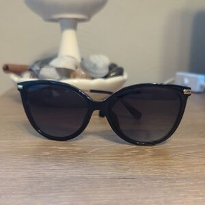 Michael Kors Elegant Black Sunglasses